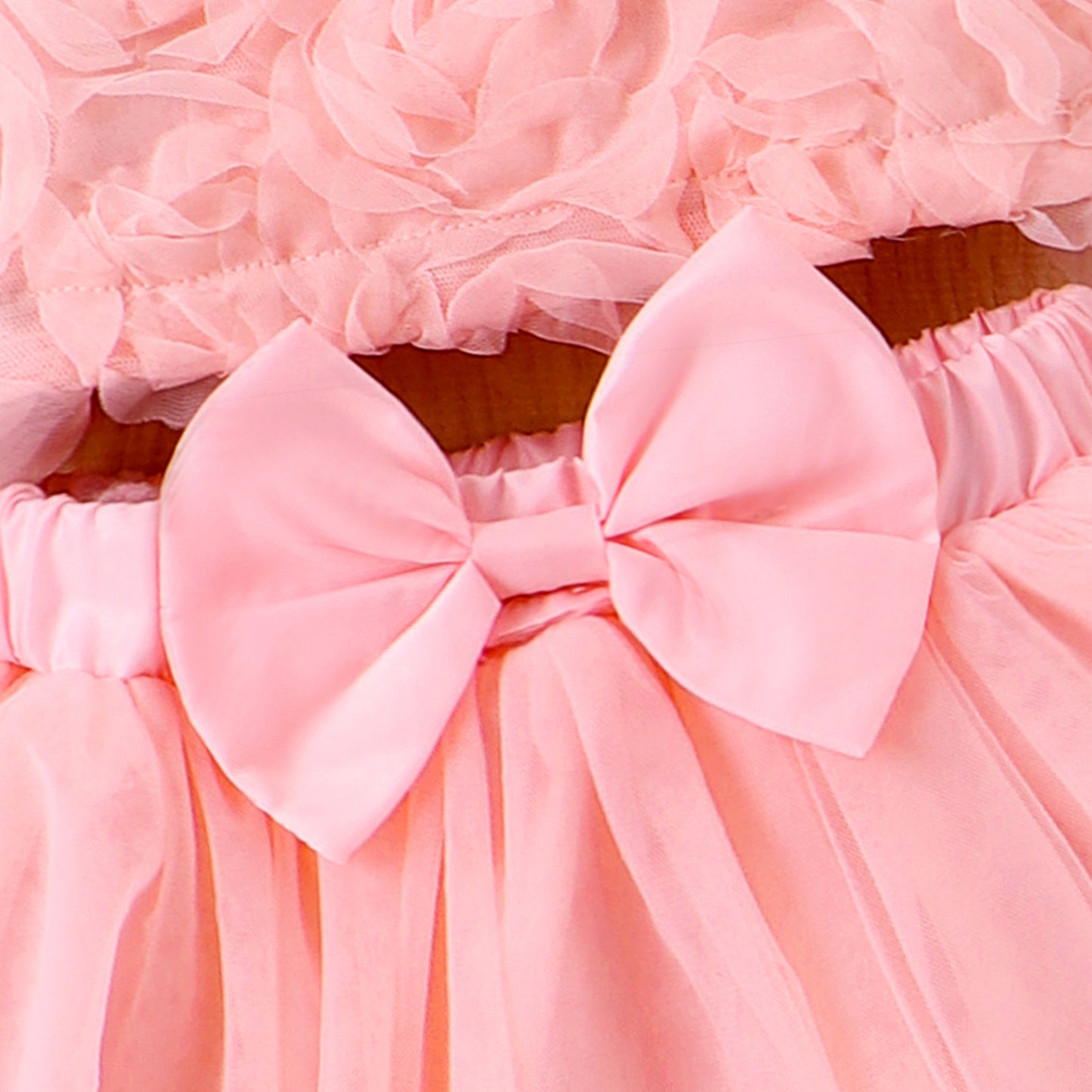 Fashionable Little Girl Three-dimensional Floral Top + Mesh Half Skirt