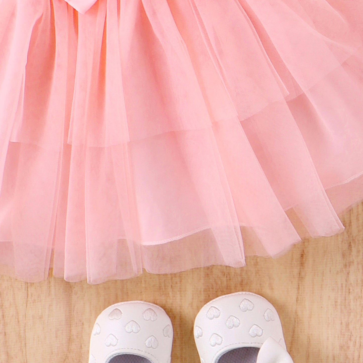 Fashionable Little Girl Three-dimensional Floral Top + Mesh Half Skirt