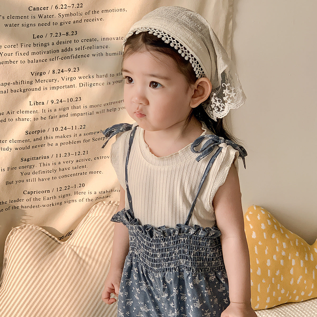 Girls' one-piece overalls with floral pattern set