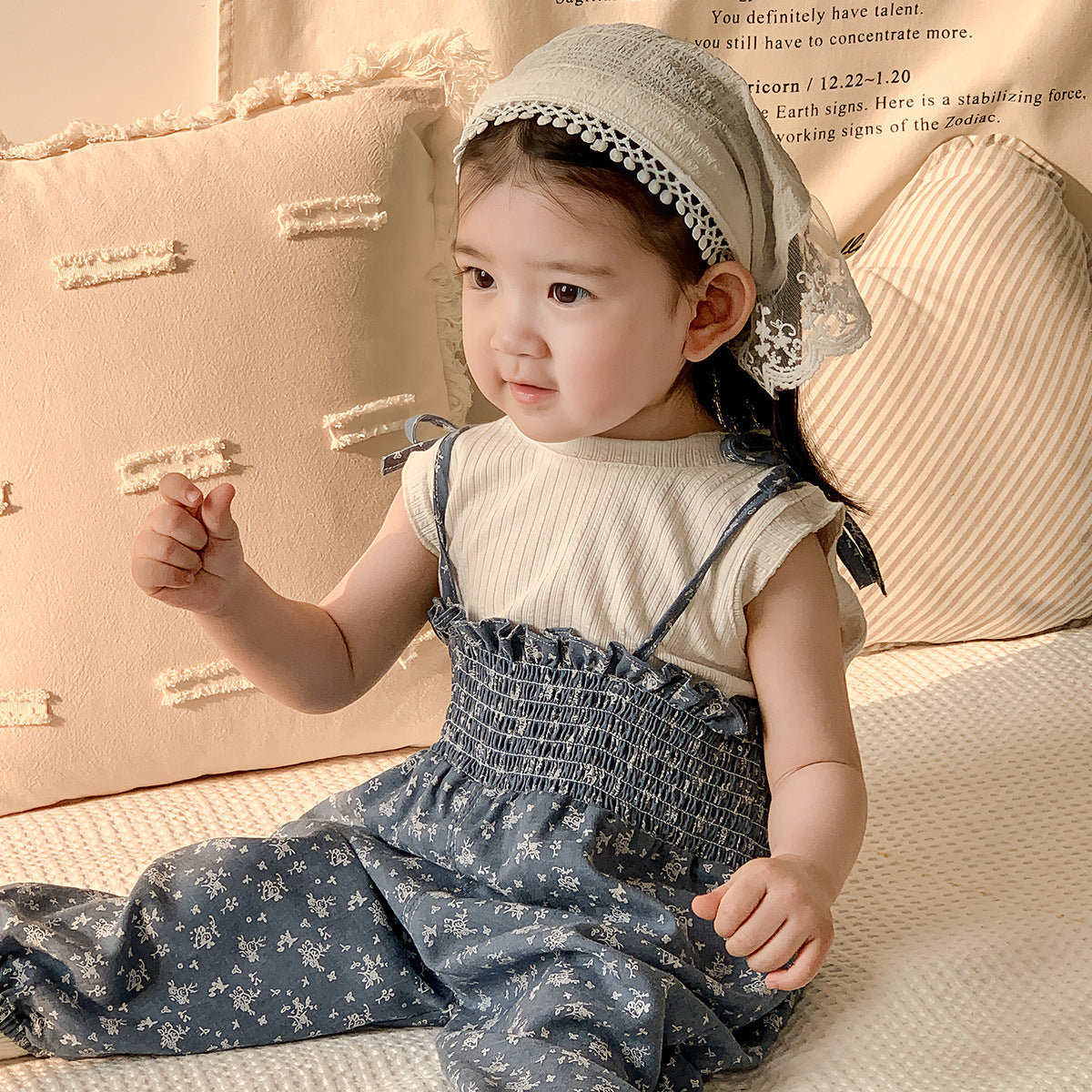 Girls' one-piece overalls with floral pattern set